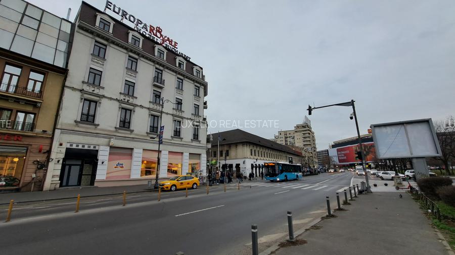 SPATIU COMERCIAL STRADAL ULTRACENTRAL CU VITRINA CU EXPUNERE STRADALA SI VAD - 13