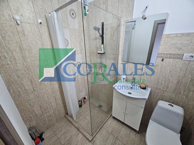 Zona Padurea Verde. In centrul comunei. Dublu front stradal - 11