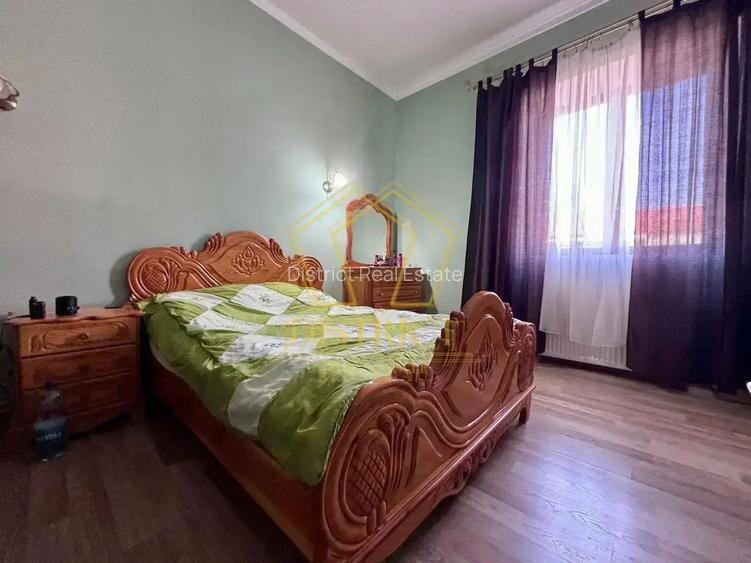 Casa renovata cu 4 camere la curte comuna | Iosefin - 2