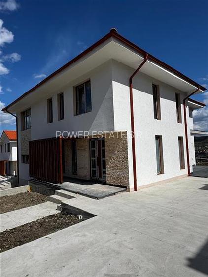 Casa Tip Duplex parter+etaj,120 mp utili,400 mp de teren, situata in Chinteni! - 4
