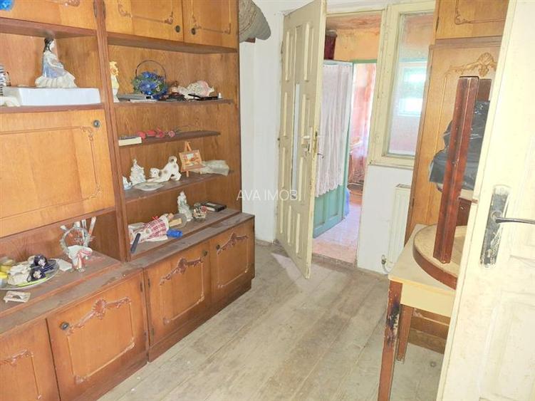 Casa batraneasca  100 mp, teren 4100 mp, zona Izvoare - 8