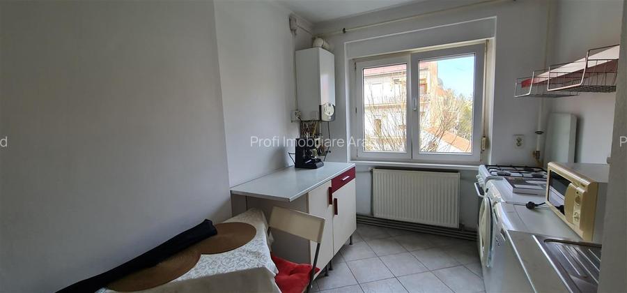 Ap. 2 camere, Bulevardul Revolutiei-Ziridava,  cu balcon mare - 13