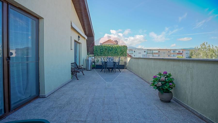 Apartament spațios, terasă proprie, Tractorul, Brașov - 23