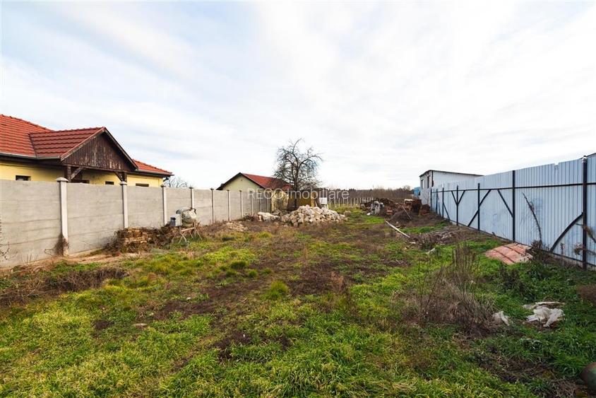 Teren intravilan cu toate utilitatile in Bors - 2