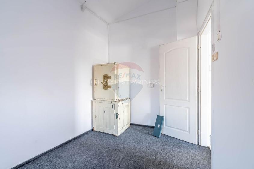 Casa cu 12 camere de inchiriat, Str. Traian - 25