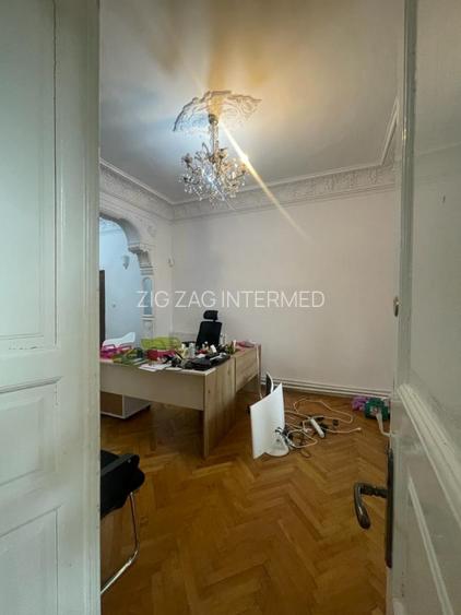 Tomis II , casa IDEAL BIROURI, 3 camere, curte proprie 100 mp. - 4