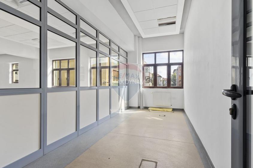 Cladire unica cu destinatii multiple de vanzare Ultracentral Arad - 31