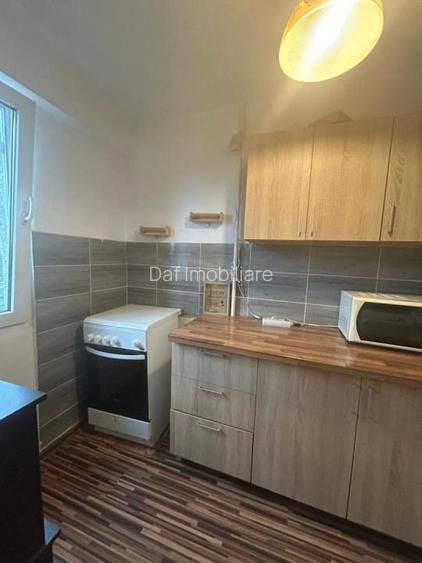 52500euro -Garsoniera langa metrou Gorjului-bloc mix - 4