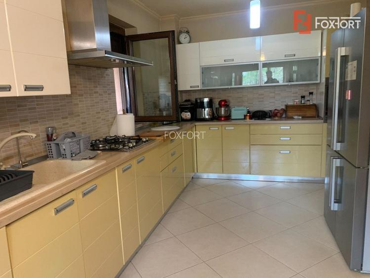 Casa individuala cu 6 camere si piscina, zona Dumbravita  - 8