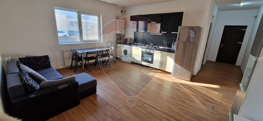 Apartament cu 3 camere, curte și loc de parcare zona Alfa - 4