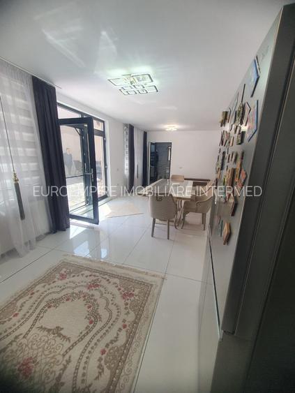 Casa de vanzare cu 4 camere, zona TOMIS II - 10