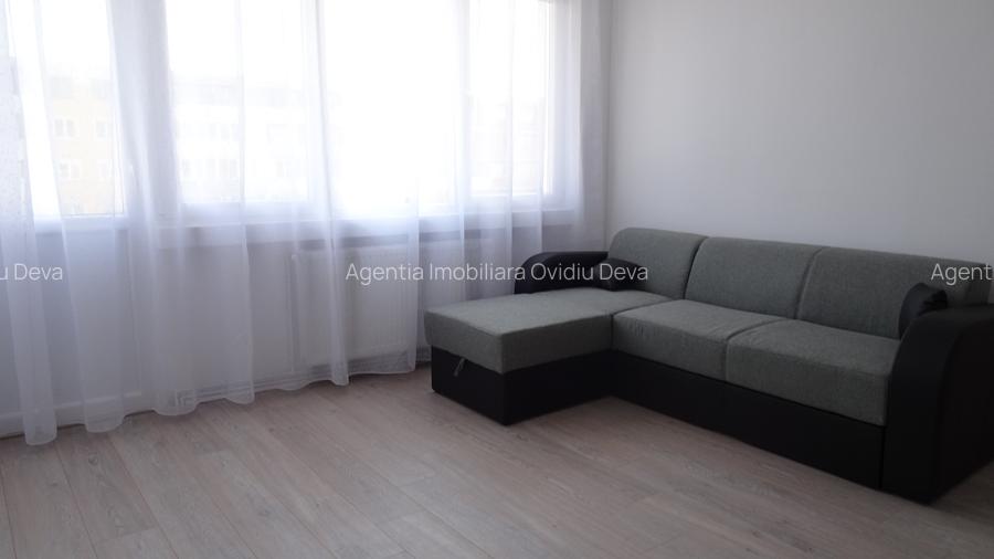 Inchiriez apartament 2 camere in Deva, ultracentral, Bld. 1 Decembrie, et 2 - 4
