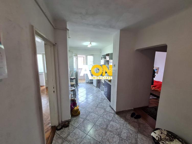 Apartament 4 Camere, 77 mp, Decomandat, Zona Cetate - 2
