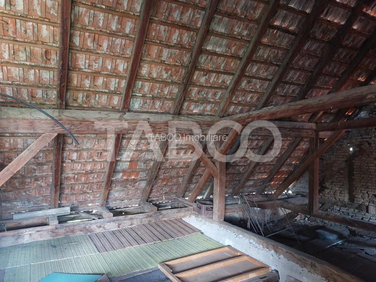 Casa 214 mp utili singur in curte 800 mp teren zona centrala Cisnadie - 33