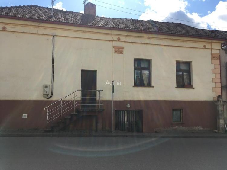 Casa cu spațiu și vad comercial, Băita (centru) - 2