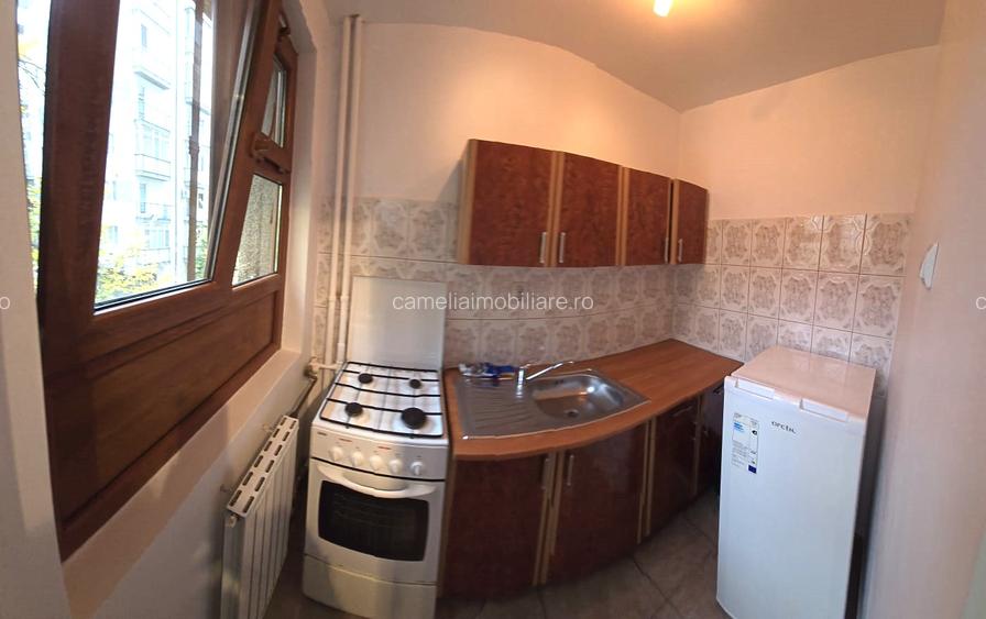 Garsonieră, zona Giurgiului, 2 stații  Eroii Revoluției, str Magurei, 1 - 14