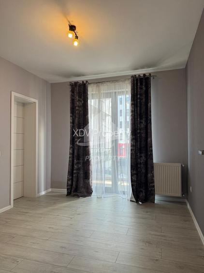 Apartament 4 camere decomandat , 2 bai, 2 balcoane,  90mpu , Parcare - 15