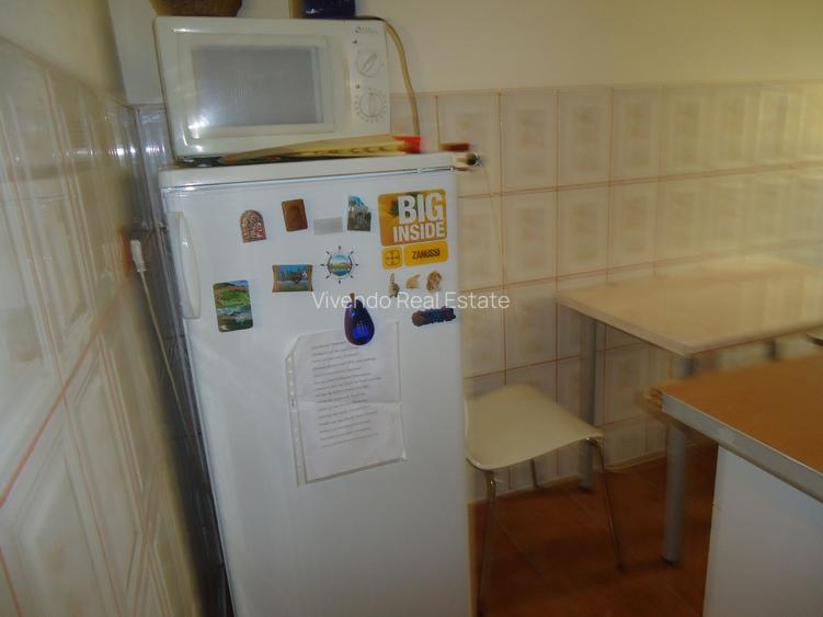 Garsoniera Piata Victoriei | Guvern | bloc 1991 - 5