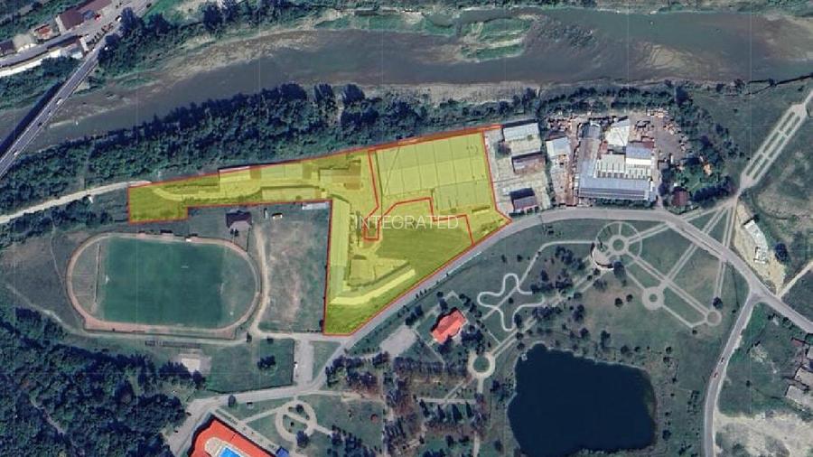 Constructii  6.600 mp  + Teren  23.800 mp ~ Targu Ocna - 2