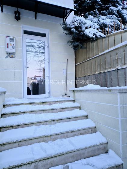 Ultracentral - Etaj de vila cu intrare si curte separata - 2