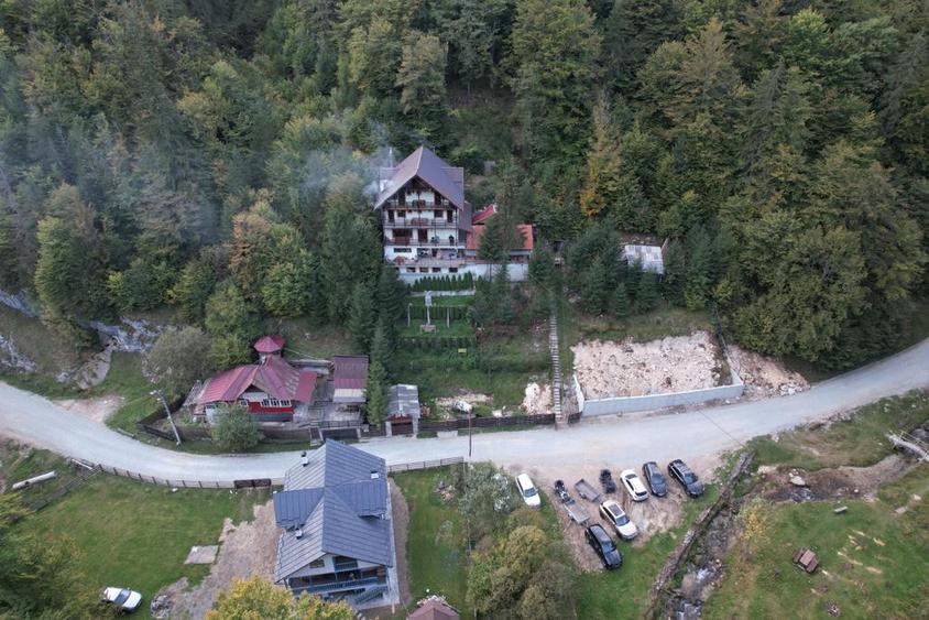 Vand Pensiunea Stanca Vulturului Dambovicioara, 2020, 350 mp utili, 390 000 eur