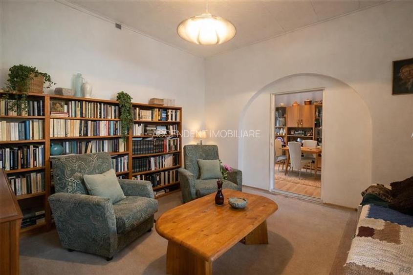 FILM! Casa primitoare in centrul orasului Targu Secuiesc - 10