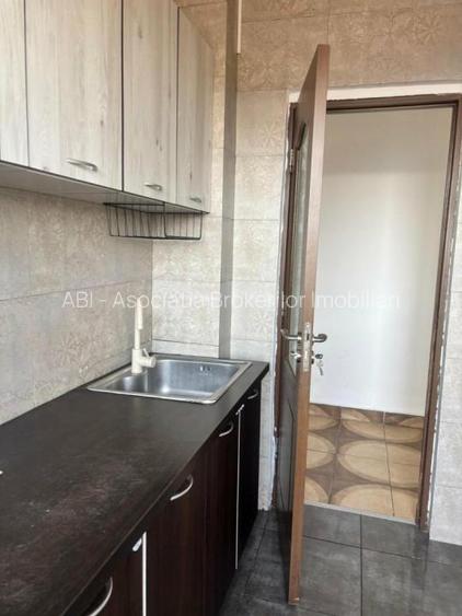 Calea Grivitei--Metrou Grivita,apartament 3 camere  nemobilat/semimob - 12