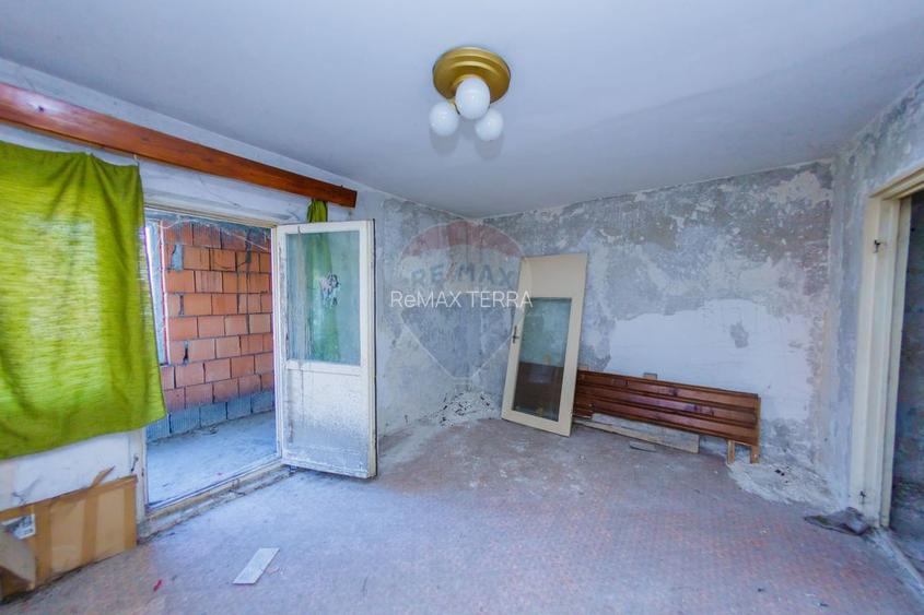 Spațiu comercial cu apartament la pachet, de vanzare Bulevardul Traian - 15