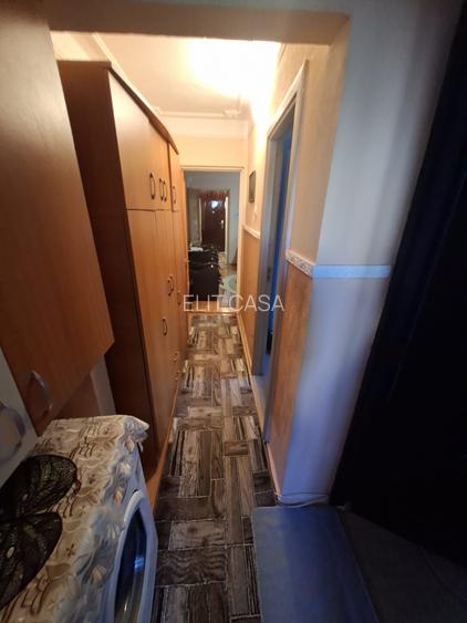 Apartament cu 3 camere, etajul 2/4, zona Dacia - 10