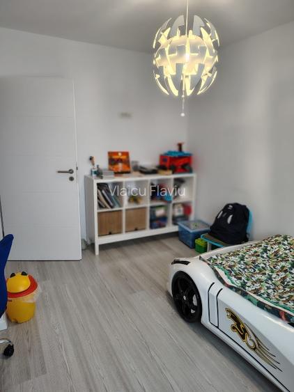 Duplex separat prin camera tehnica - 13