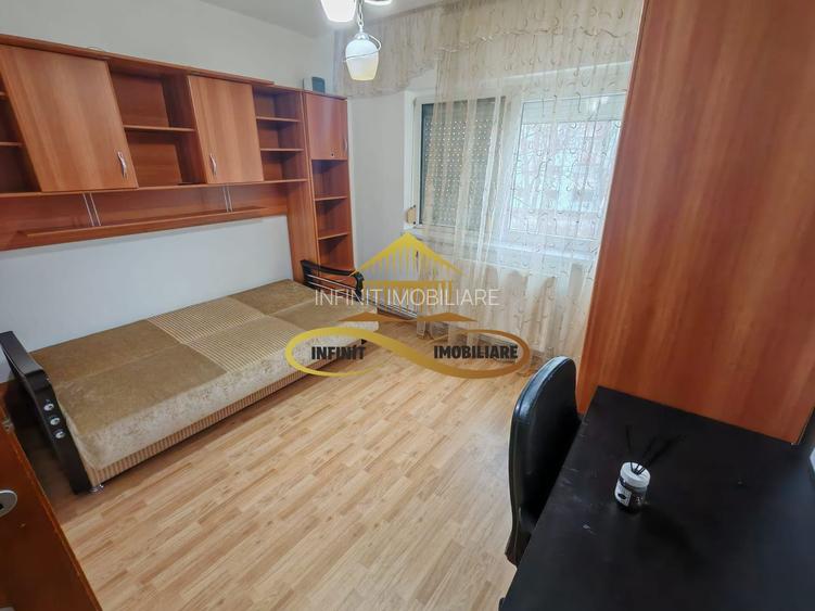 De închiriat apartament 2 camere decomandate,  etaj 1 - 8