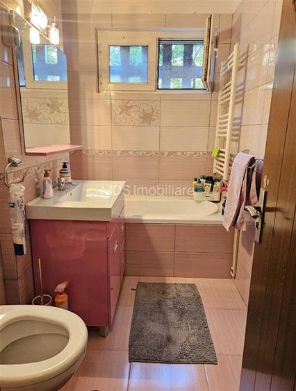 3 camere la etajul 2 cu centrala propie - 5