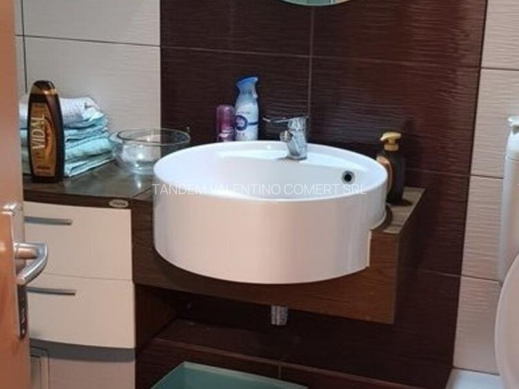 Decebal , Piata Muncii, Calea Calarasi - 7