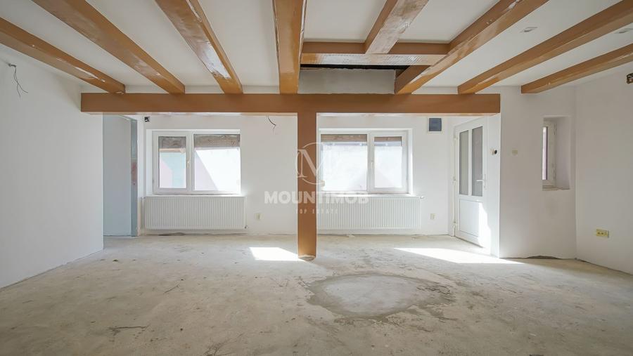 Casa 80 mpUtili cu potential, curte proprie 446 mp renovatala interior