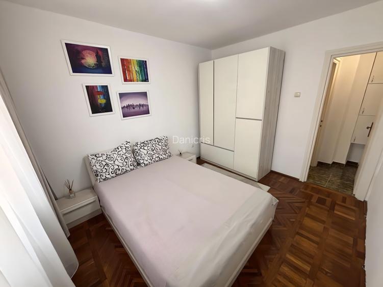 Apartament cu 2 camere de închiriat | Vedere către Piața Ovidiu - 9