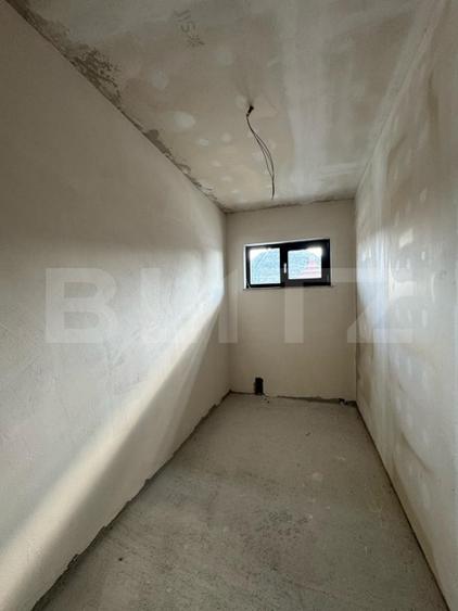 Jumatate de duplex cu 4 camere, 130 mp, in Deva