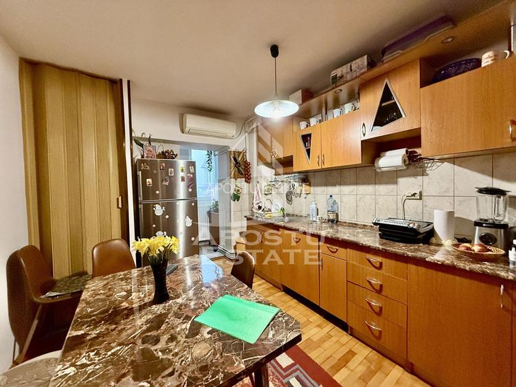 Apartament 3 camere, 2 bai, decomandat, etaj intermediar, lift, Fabric - 5
