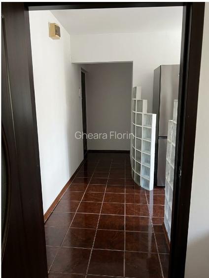 Apartament 2 camere, semidecomandat, Craiovița Nouă – zonă excelentă - 2