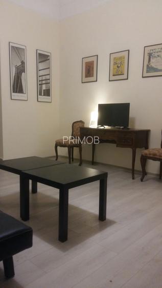 Pasajul Victoriei-strada cu umbrele,zona turistica,ultracentral,pretabil airbnb - 5