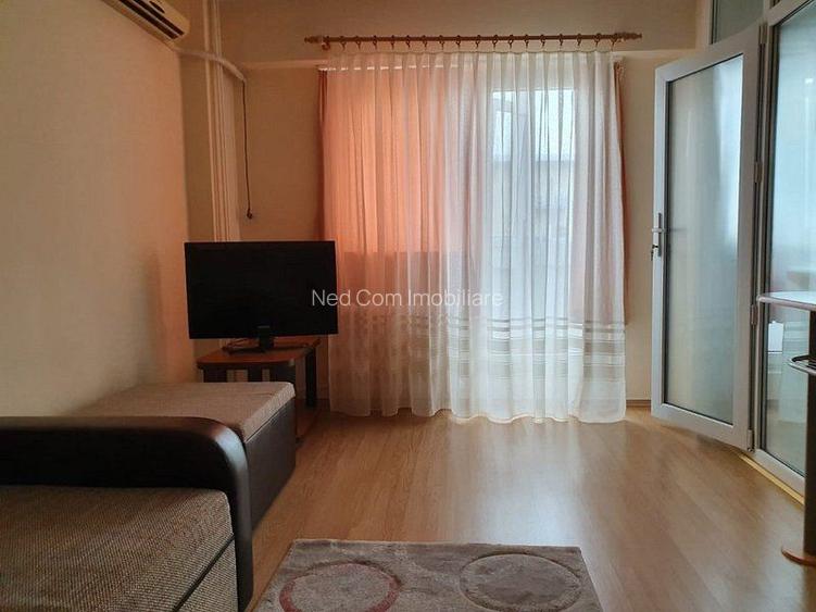 Inchiriere garsoniera moderna Panduri - 2