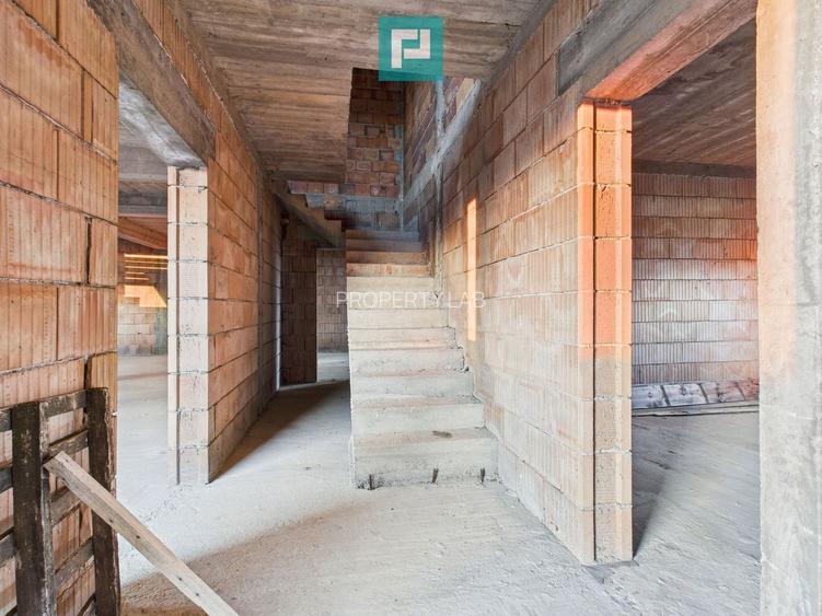 Proprietate impresionantă între Curtici și Macea - 13