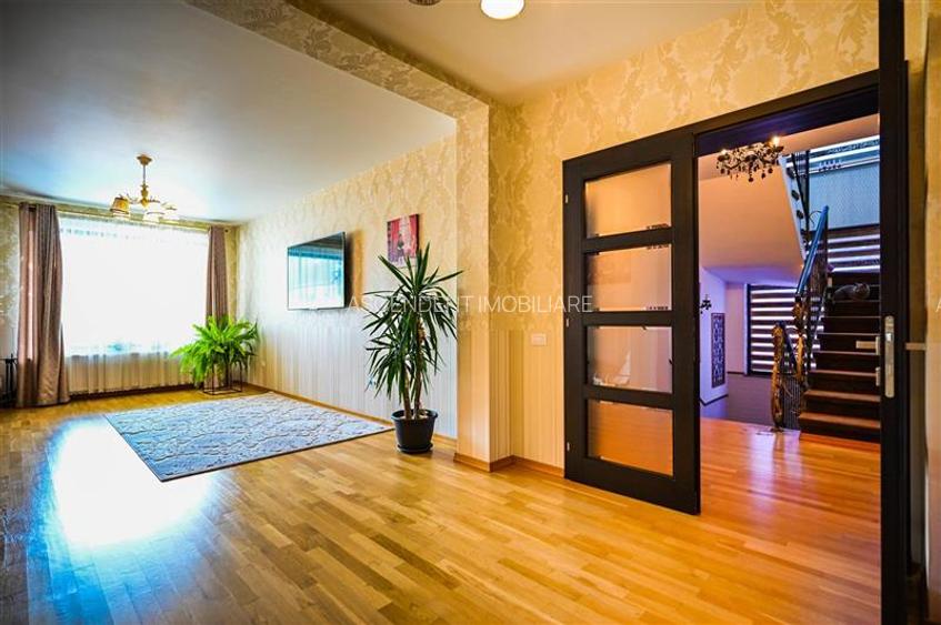 Resedinta distincta, mobilata cu rafinament, pe 1.000 mp teren, Central, Sacele, - 8