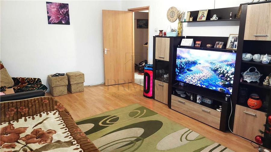 LIPOVEI - ETAJ 1 - BLOC IZOLAT - 4 CAMERE - 2 BAI - 2 BALCOANE - CENTRALA PROPRI