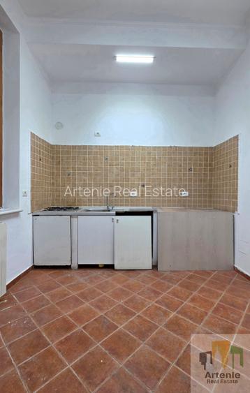 Unirii- Sfanta Vineri E+M/ 300mp / It/Creatie / Birouri - 24