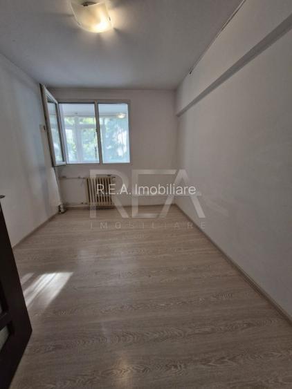 Apartament cu 3 camere la 650 de metri distanta de mers pe jos de parcul Titan - 6