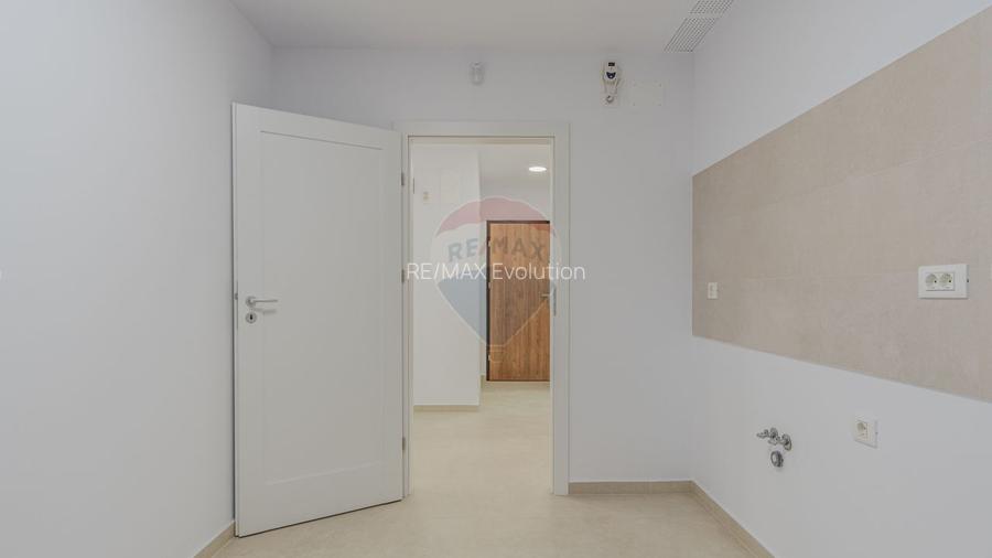 Clinica medicala-9 cabinete- URBAN PLAZA - bloc 15 parter! - 24