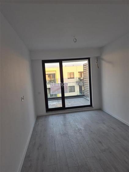 Vanzare 2 Camere Drumul Taberei Parcul Liniei Bloc Nou - 9
