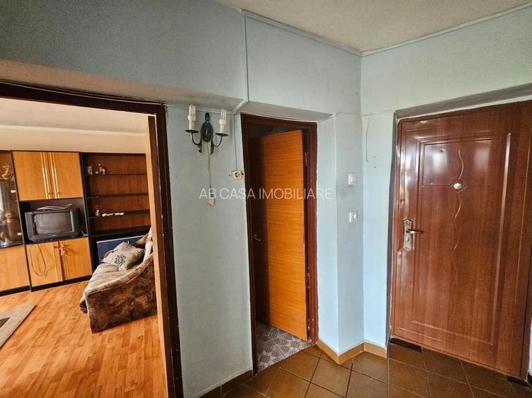 Ap. deosebit, 1 cameră, 31 mp, et. 4 din 5, decomandat, termoizolat, Soarelui - 6