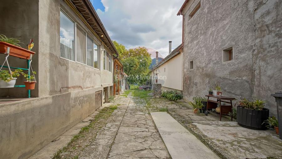 Casa spatioasa cu teren generos, in zona centrala a Sacelelor - 30