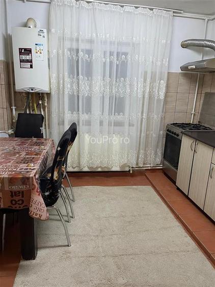 Apartament 3 camere semidecomandat etaj 1 Zona Soarelui - 5